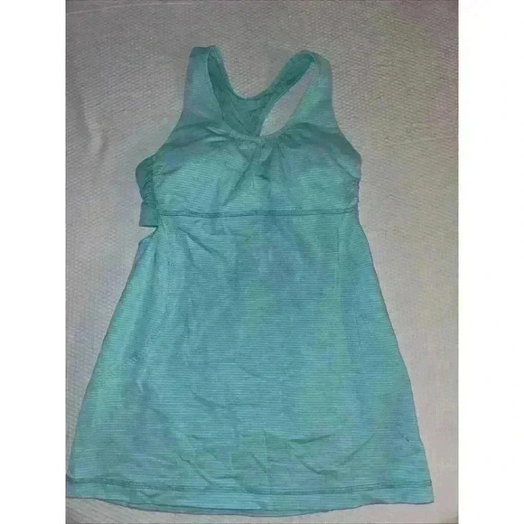 Lululemon Tank Light Blue Teal Top Size 6 Yoga Shirt Built In Bra - Picture 1 of 7